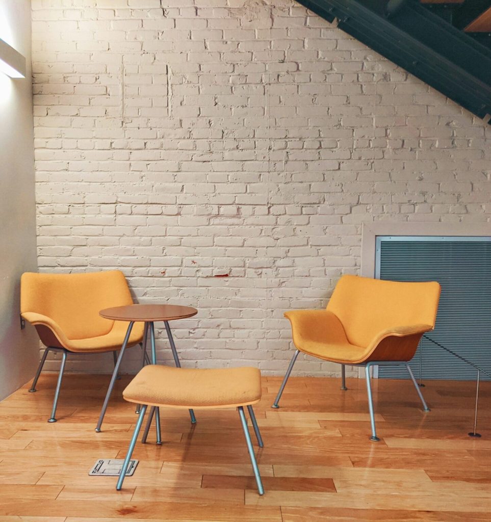 The craft of banquette seating upholstery for bold spaces The craft of banquette seating upholstery for bold spaces